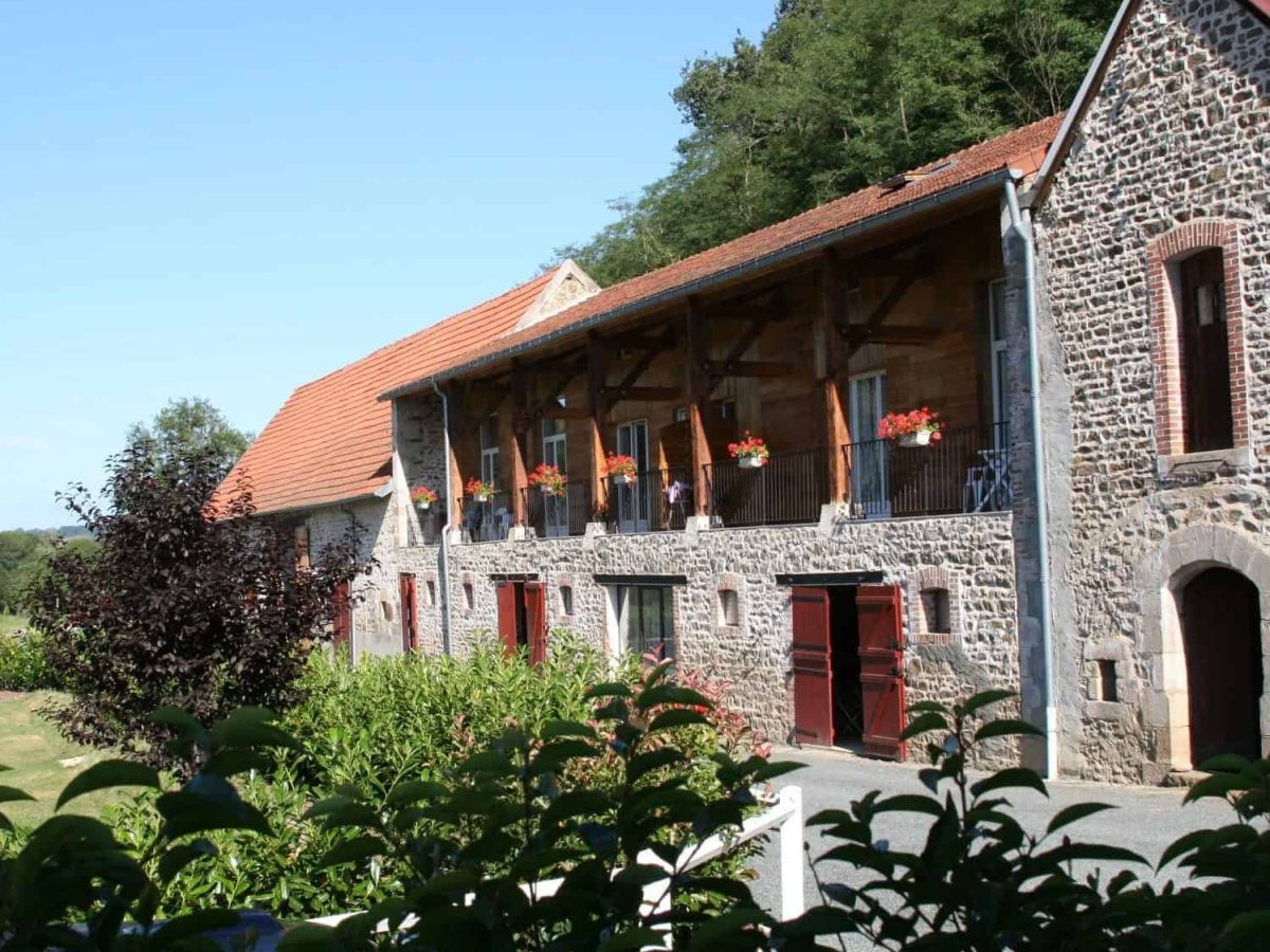 domaine-equestre-et-gites-a-vendre-a-evaux-les-bains-dans-la-creuse-1