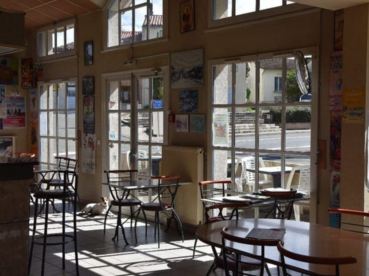 a-vendre-cafe-hotel-restaurant-de-8-chambres-dans-le-gers-15