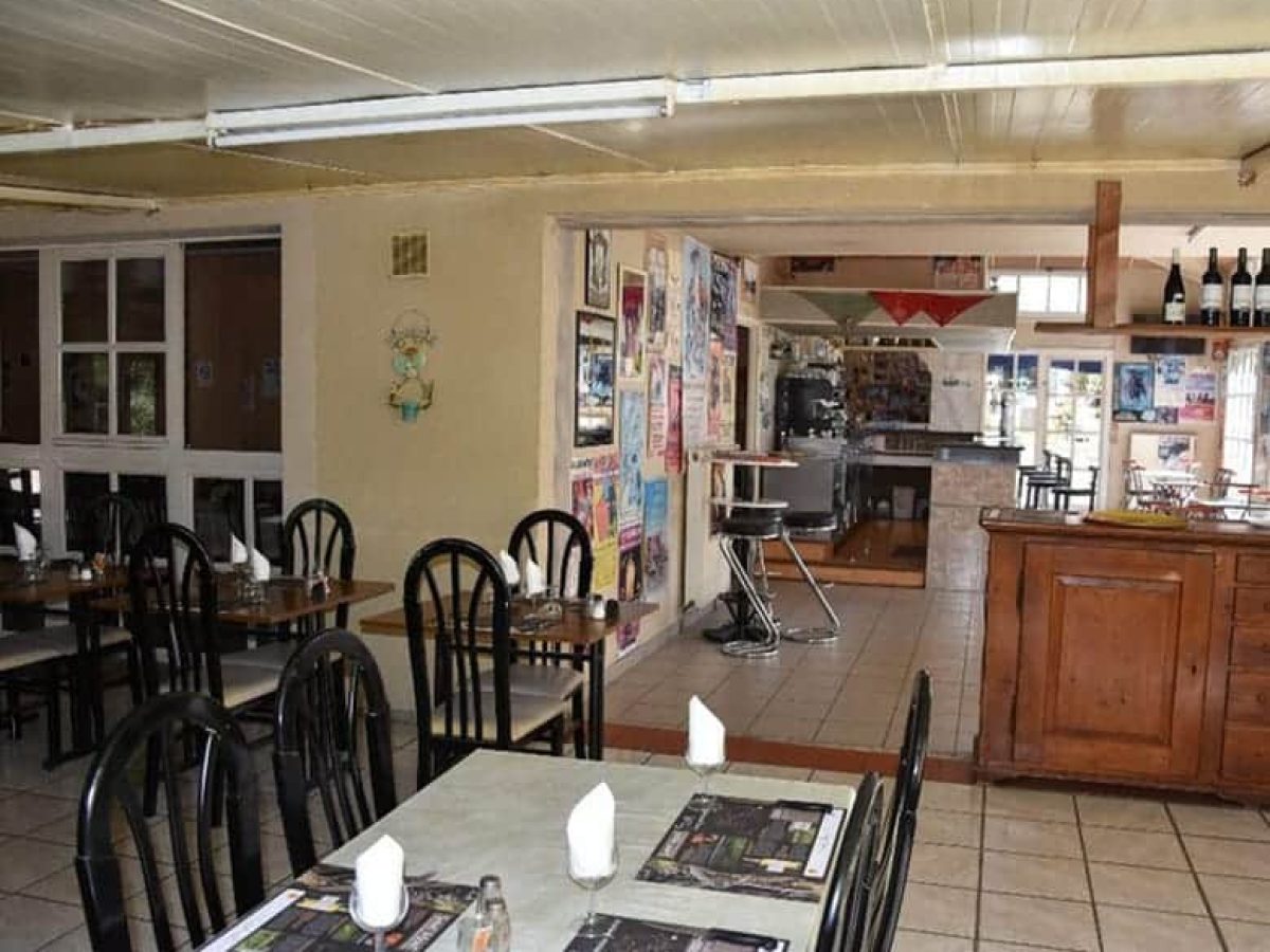 a-vendre-cafe-hotel-restaurant-de-8-chambres-dans-le-gers-17