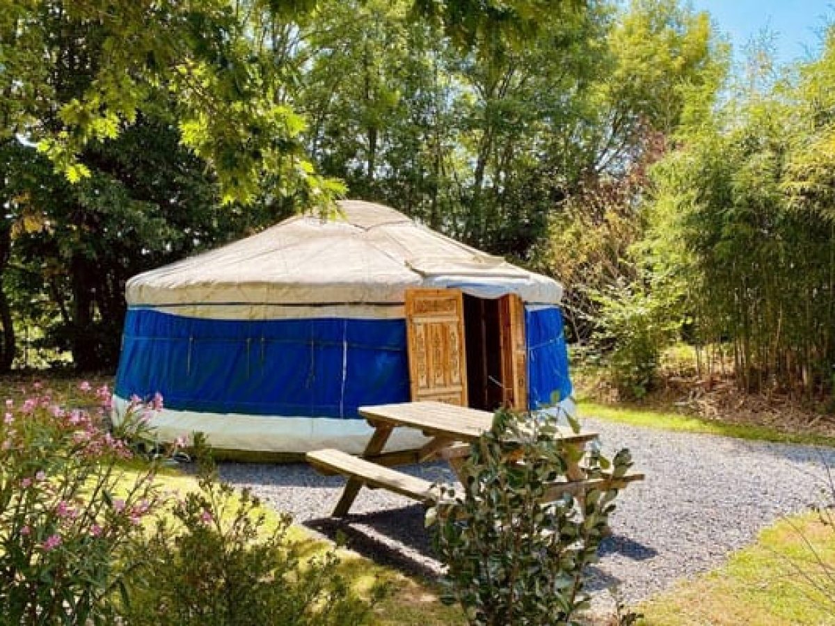 Yourtes- hébergement insolites