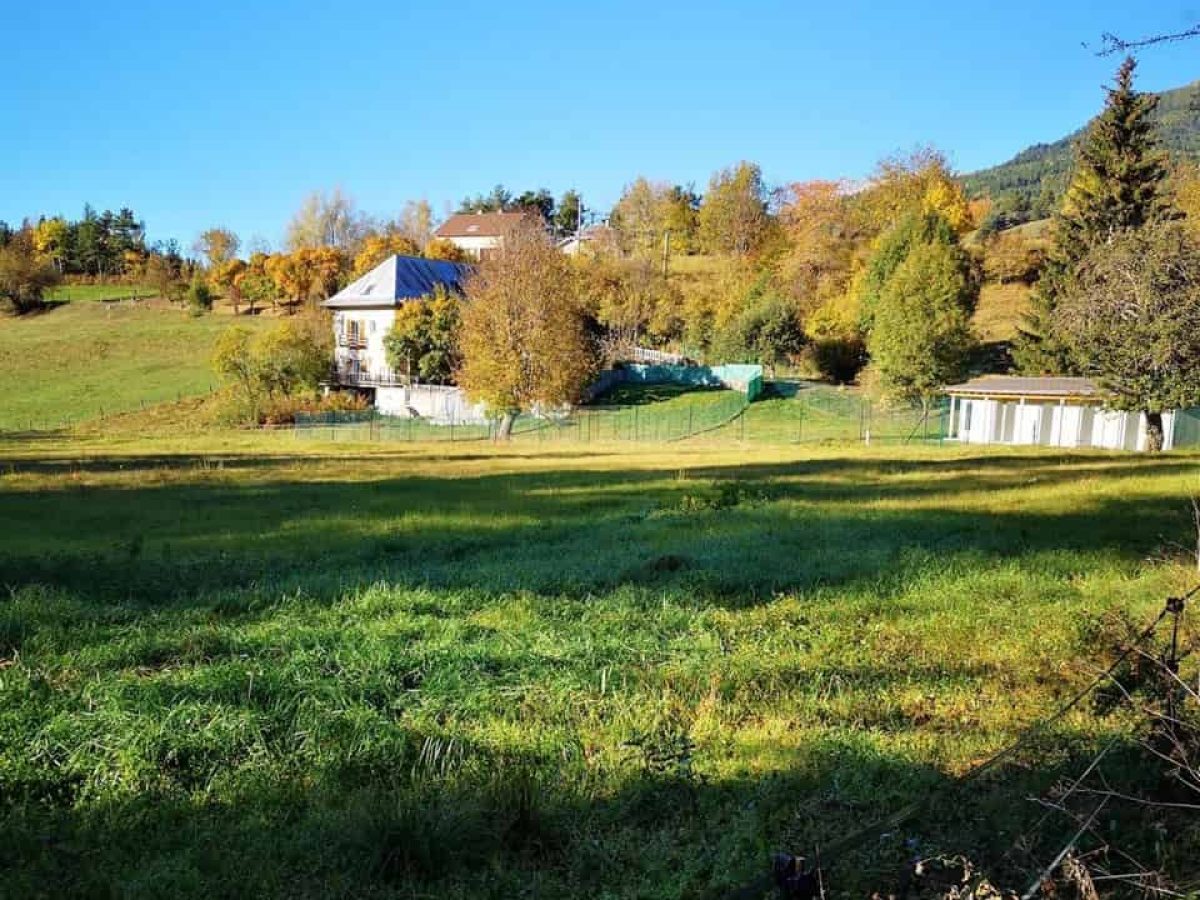 À vendre – Ferme de montagne de 250 m² à Seyne-les-Alpes – Alpes-de-Haute-Provence (04)