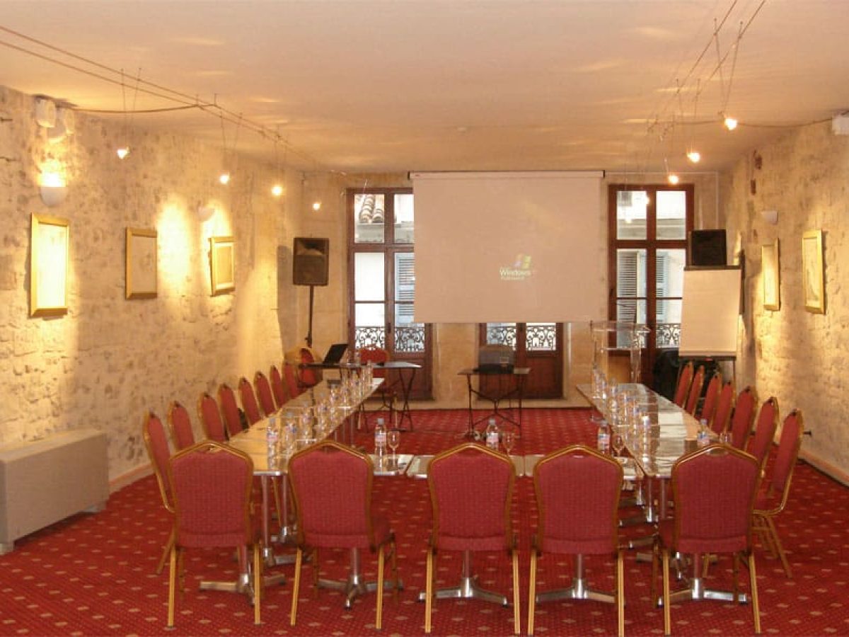 À vendre – Bâtiment d’exception à usage touristique dans le centre-ville d’Avignon – Vaucluse (84)