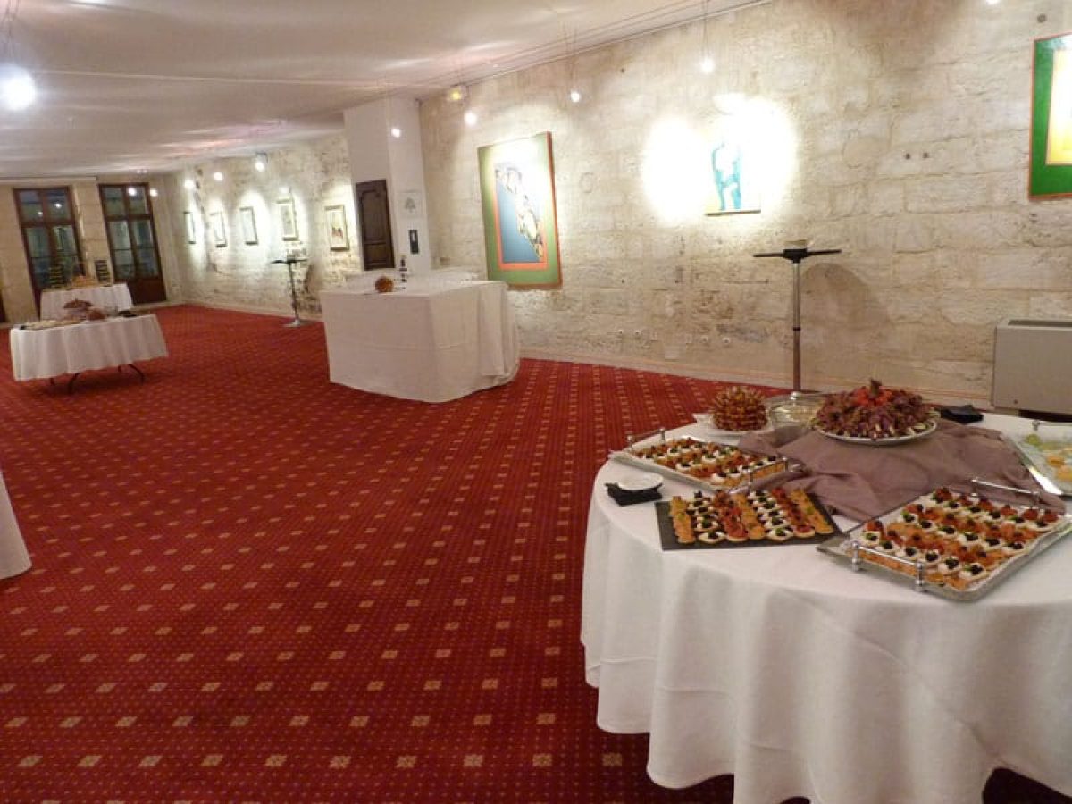 À vendre – Bâtiment d’exception à usage touristique dans le centre-ville d’Avignon – Vaucluse (84)