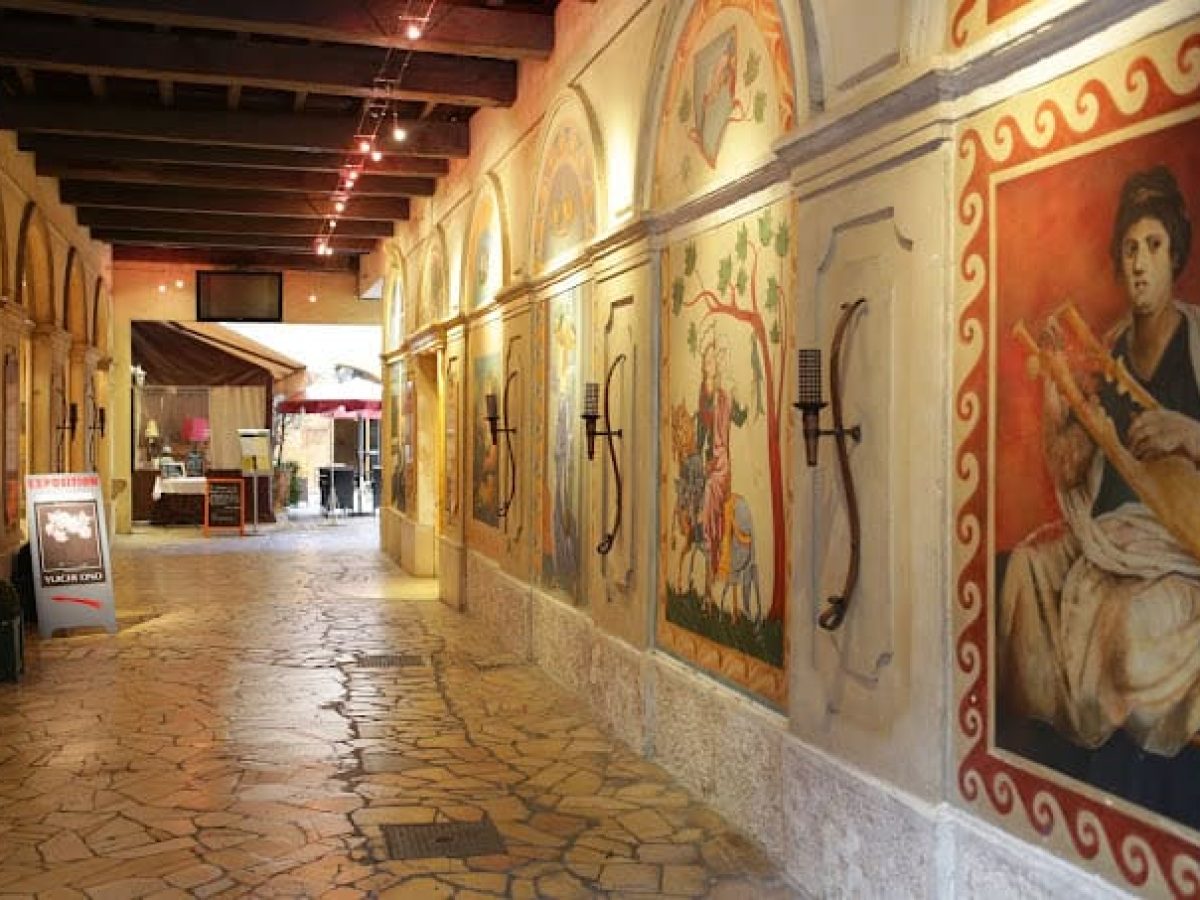 À vendre – Bâtiment d’exception à usage touristique dans le centre-ville d’Avignon – Vaucluse (84)