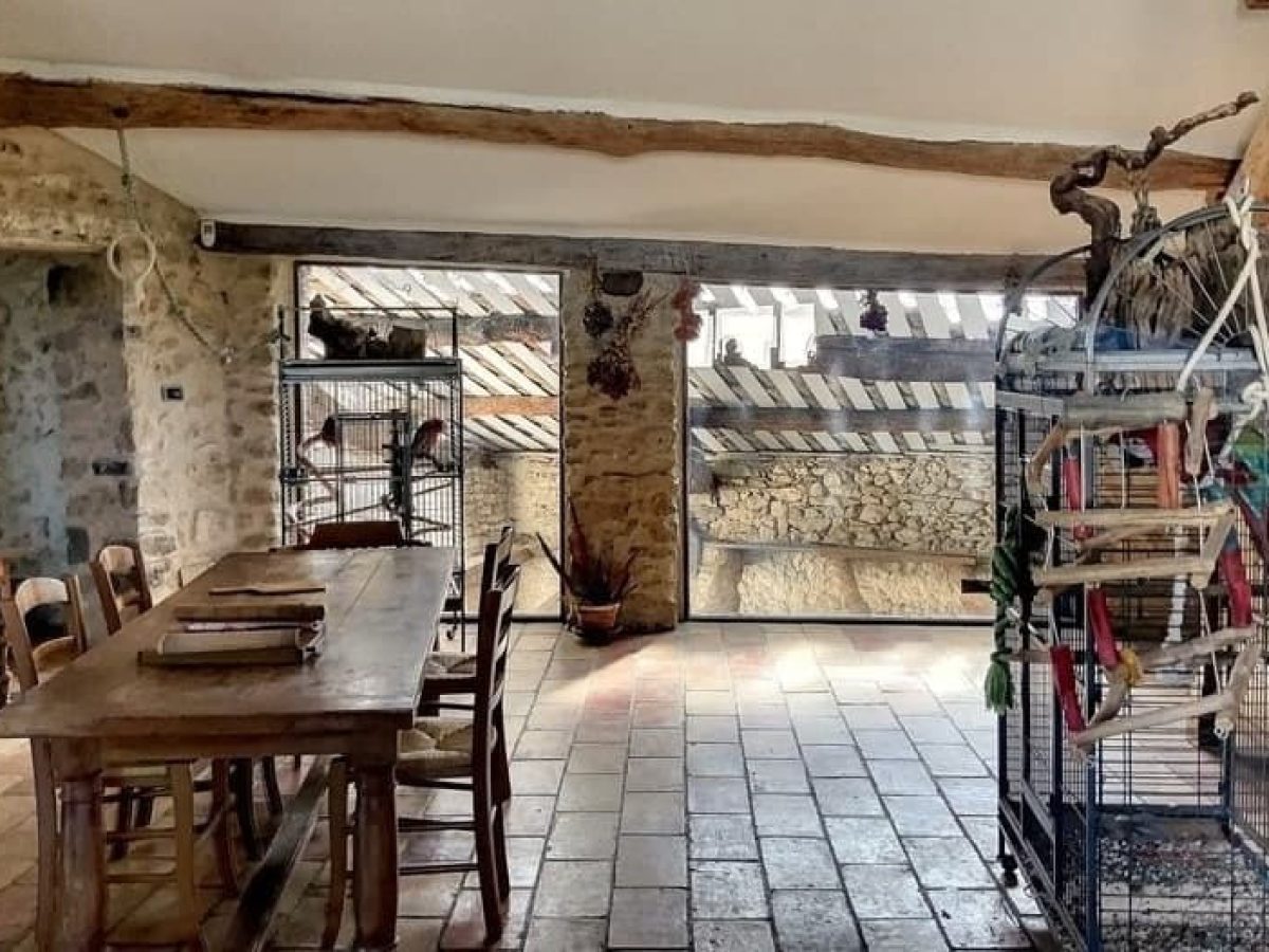 À vendre – Ferme provençale de 500 m² sur un terrain de 65 hectares à Forcalquier – Alpes-de-Haute-Provence (04)