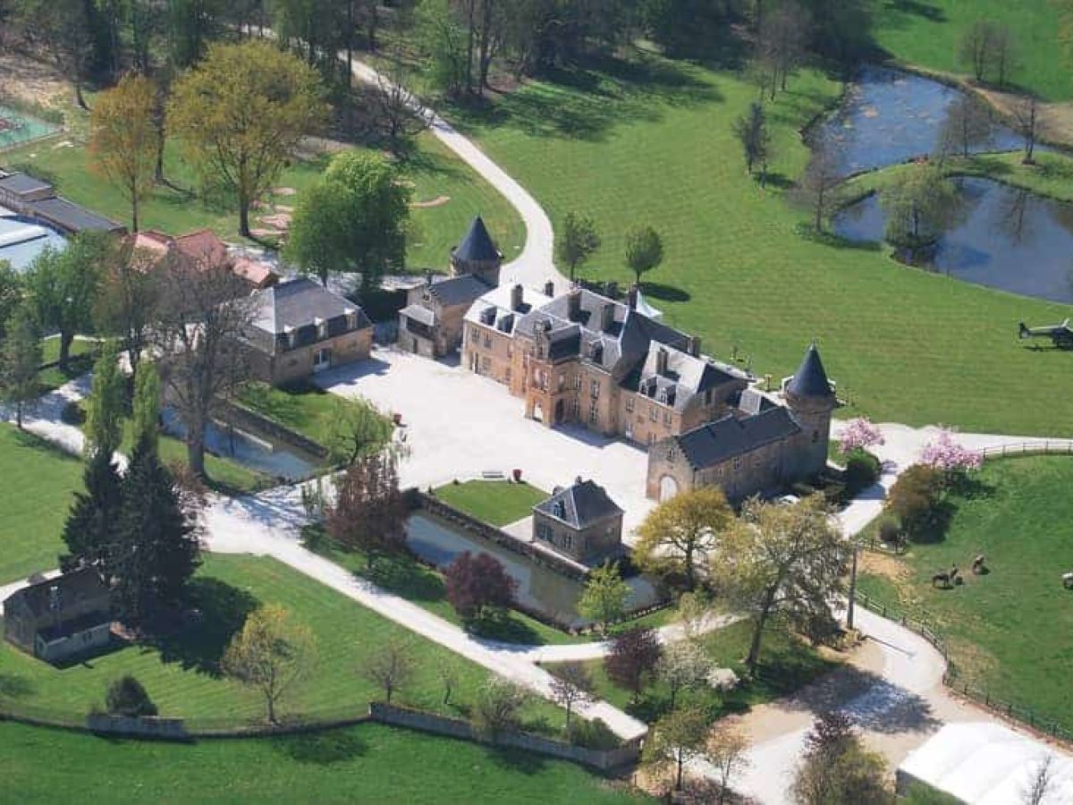 À vendre – Château du XVIIe siècle de 34 chambres à Donchery - Ardennes (08)