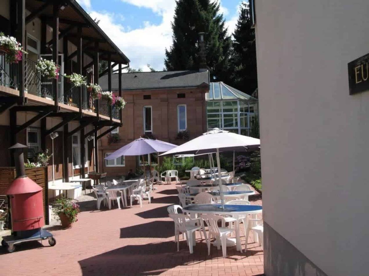 À vendre ou à louer – Ancien Centre d’Accueil de 38 chambres à Reconvertir en Hébergement Touristique à La Broque – Bas-Rhin (67)