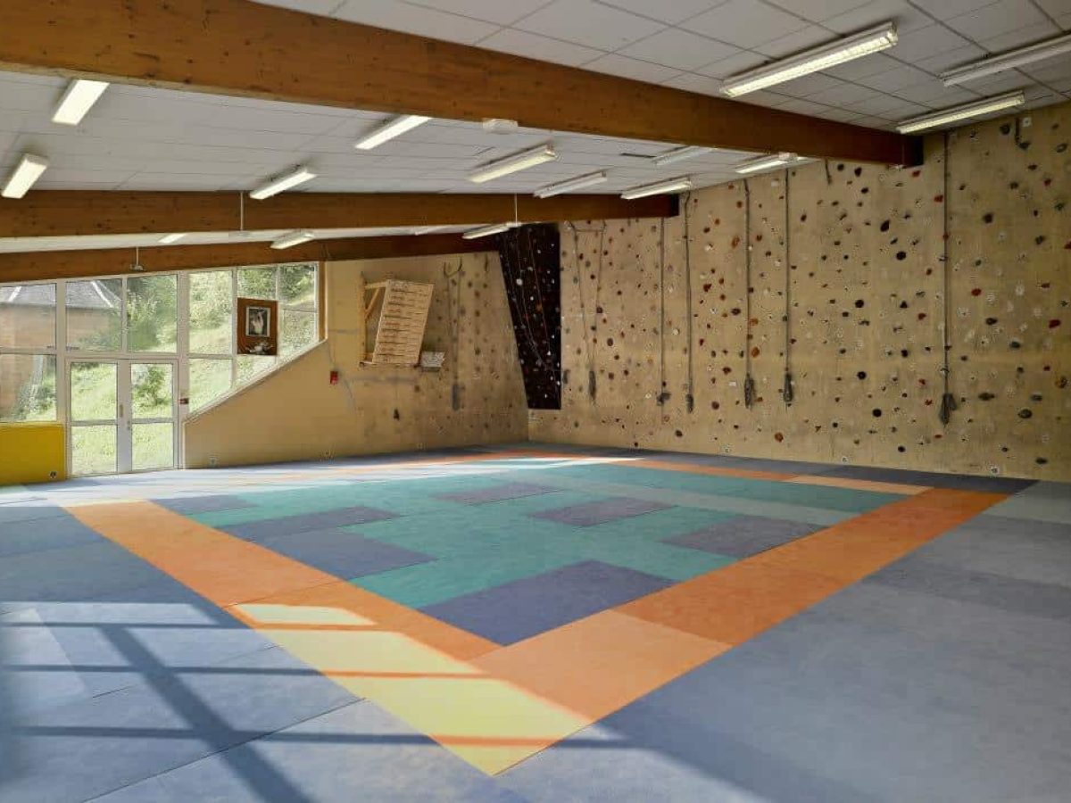 À vendre ou à louer – Ancien Centre d’Accueil de 38 chambres à Reconvertir en Hébergement Touristique à La Broque – Bas-Rhin (67)