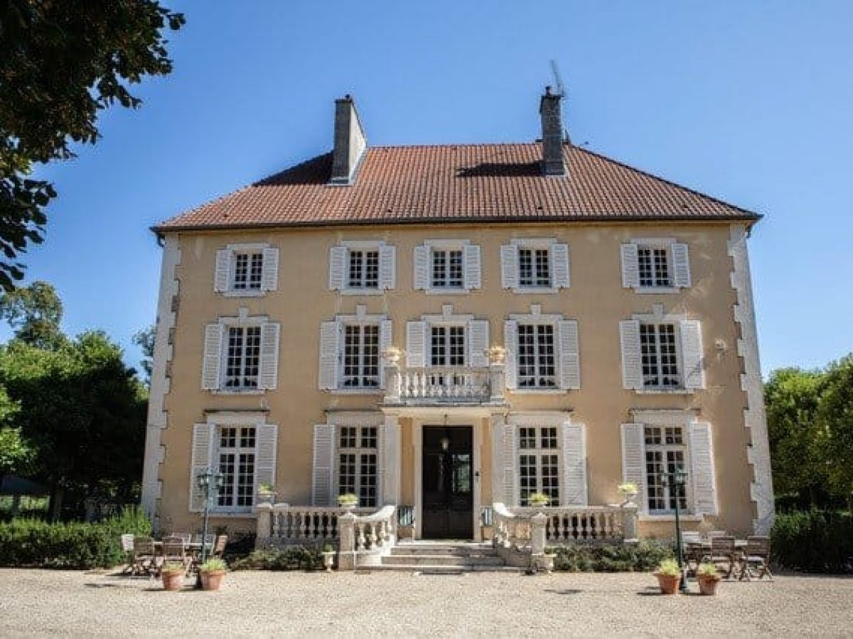À vendre – Château de 17 pièces à Châteauvillain – Haute-Marne (52)