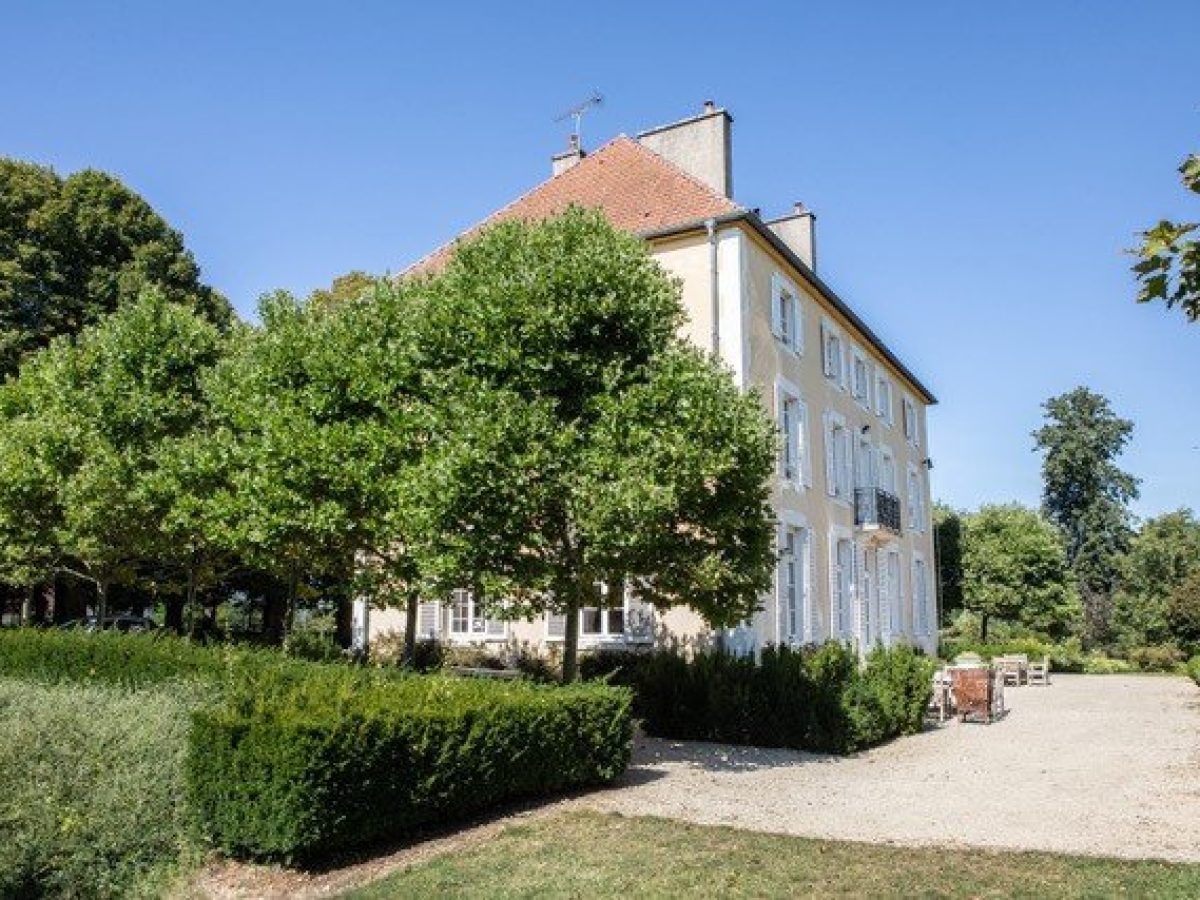 À vendre – Château de 17 pièces à Châteauvillain – Haute-Marne (52)