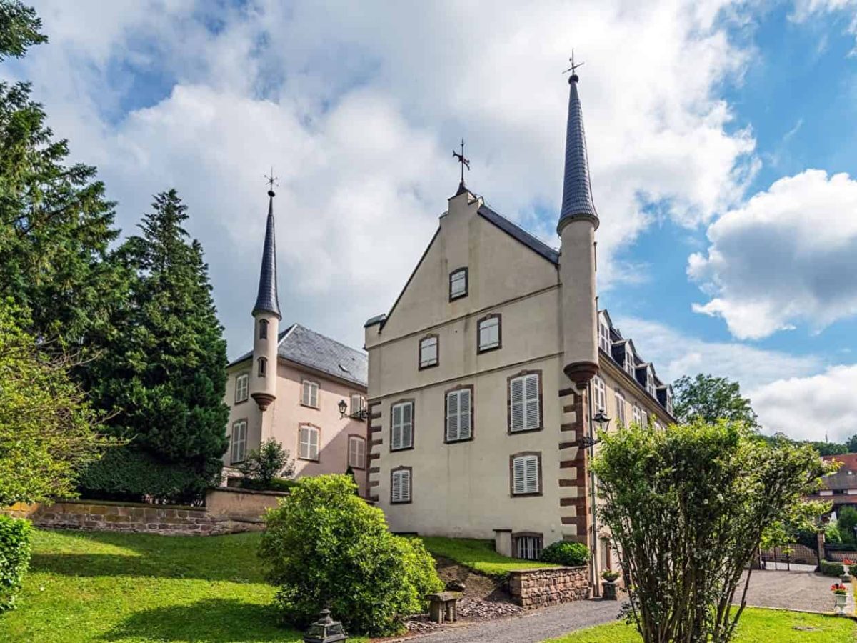 À vendre – Château du XVIIIe siècle de 25 chambres à Klingenthal – Bas-Rhin (67)