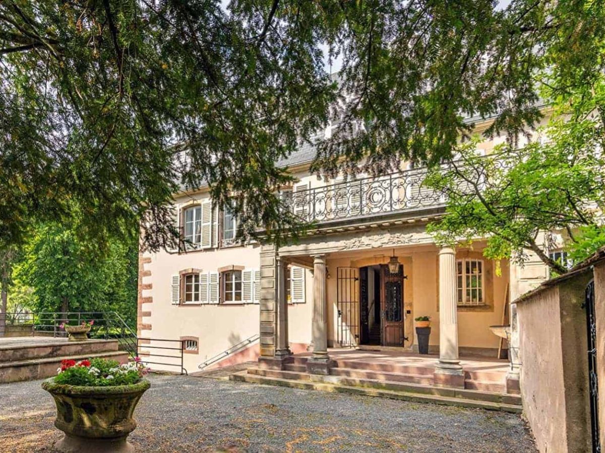 À vendre – Château du XVIIIe siècle de 25 chambres à Klingenthal – Bas-Rhin (67)