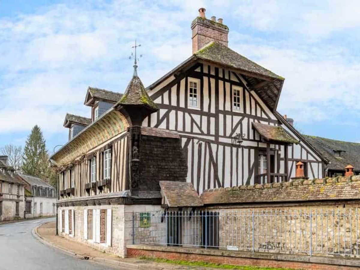 À vendre – Maison Normande du XVIe siècle de 8 chambres à Acquigny – Eure (27)