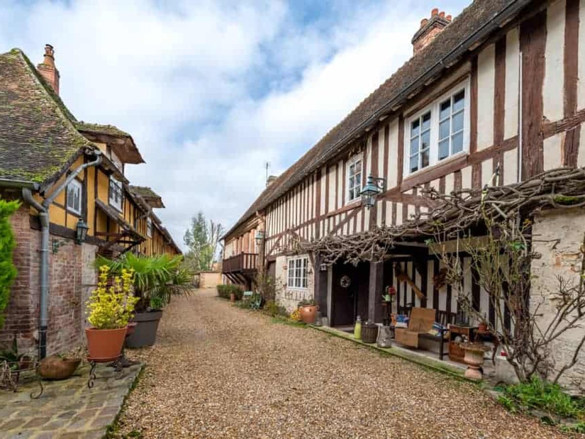 À vendre – Maison Normande du XVIe siècle de 8 chambres à Acquigny – Eure (27)