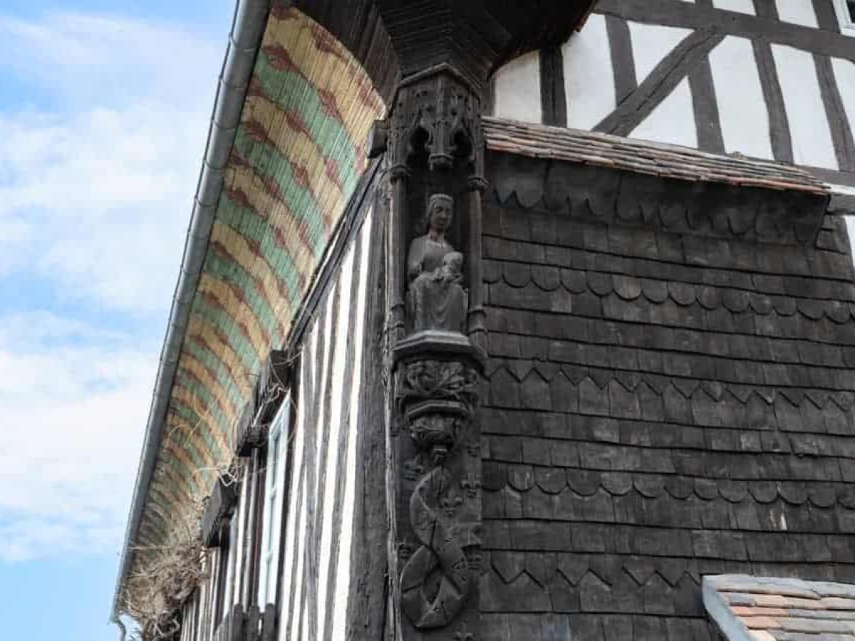 À vendre – Maison Normande du XVIe siècle de 8 chambres à Acquigny – Eure (27)