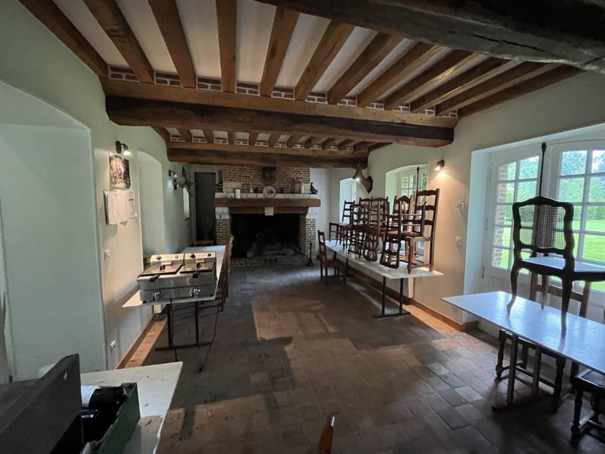 À vendre – Château du XIVe siècle de 13 chambres à Pont-Audemer– Eure (27)