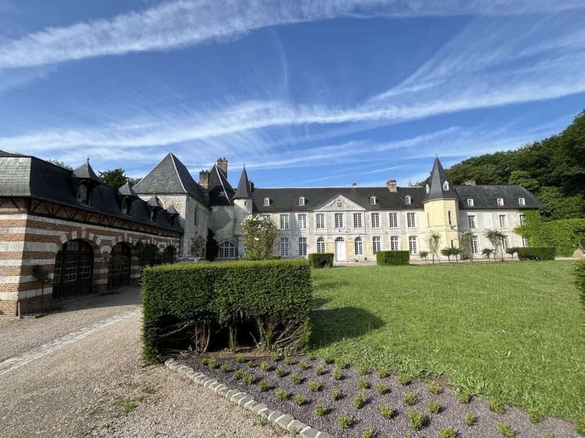 À vendre – Château du XIVe siècle de 13 chambres à Pont-Audemer– Eure (27)