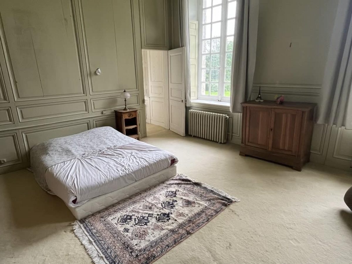 À vendre – Château du XIVe siècle de 13 chambres à Pont-Audemer– Eure (27)