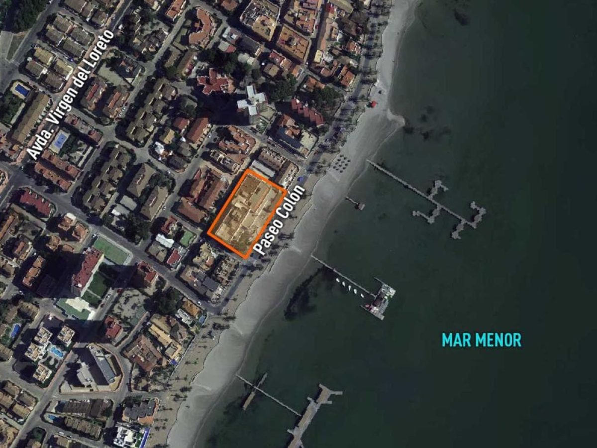 À Vendre – Terrain de 3 582 m² à usage Hôtelier à Santiago de la Ribera – Région de Murcie - Espagne