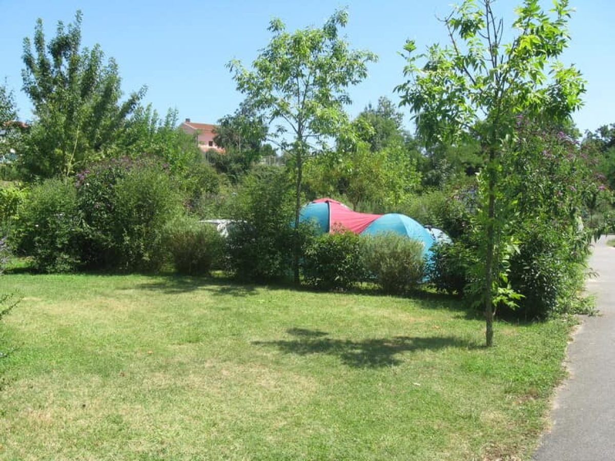 À vendre – Camping 3 étoiles de 75 emplacements à Baudreix – Pyrénées-Atlantiques (64)