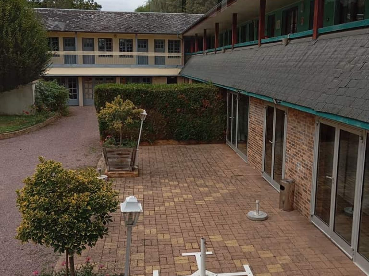 À vendre – Hôtel-Restaurant de 16 chambres à Cailly-sur-Eure – Eure (27)