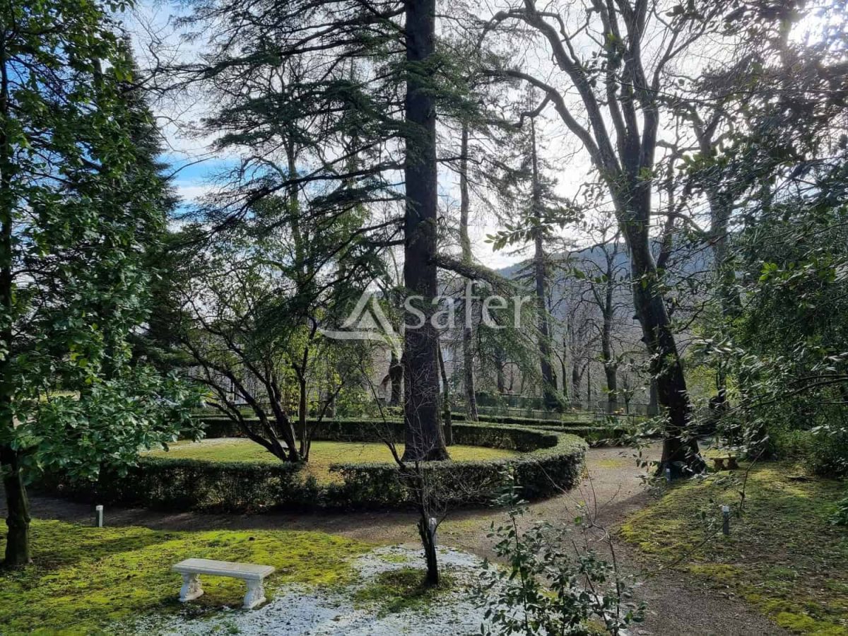 À vendre – Ancien Moulin du XIIIᵉ siècle sur 12 ha près de Montpellier – Hérault (34)