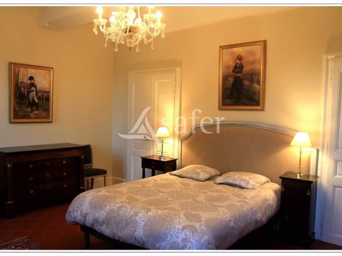 À vendre – Ancien Moulin du XIIIᵉ siècle sur 12 ha près de Montpellier – Hérault (34)