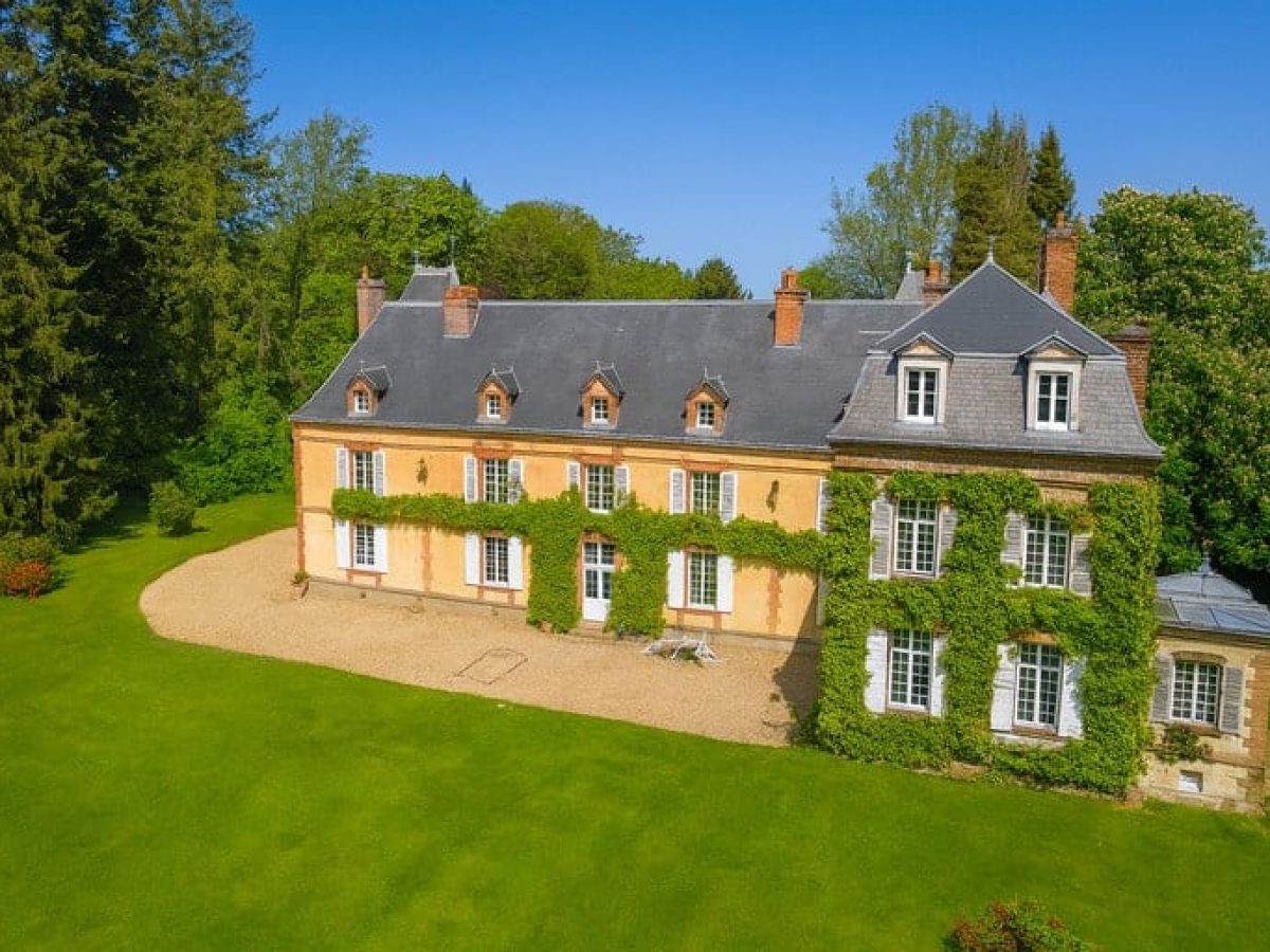 À vendre – Château normand du XVIIᵉ siècle de 27 pièces à Saint-Antonin-de-Sommaire – Eure (27)