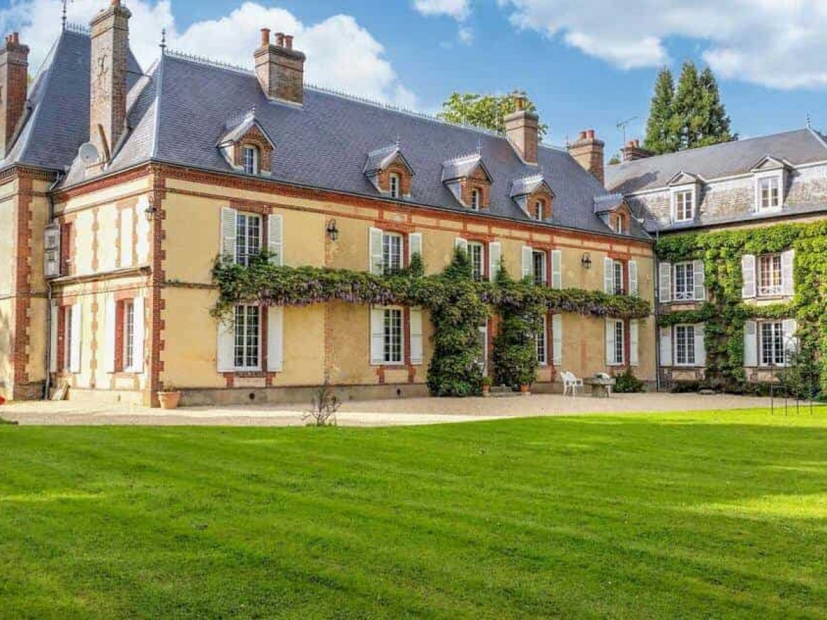 À vendre – Château normand du XVIIᵉ siècle de 27 pièces à Saint-Antonin-de-Sommaire – Eure (27)