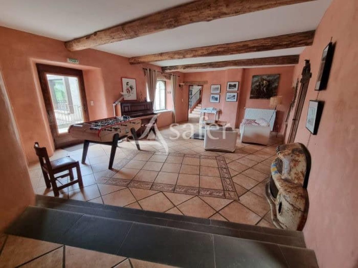 À vendre – Corps de ferme avec gîte rénové à Castanet-le-Haut – Hérault (34)