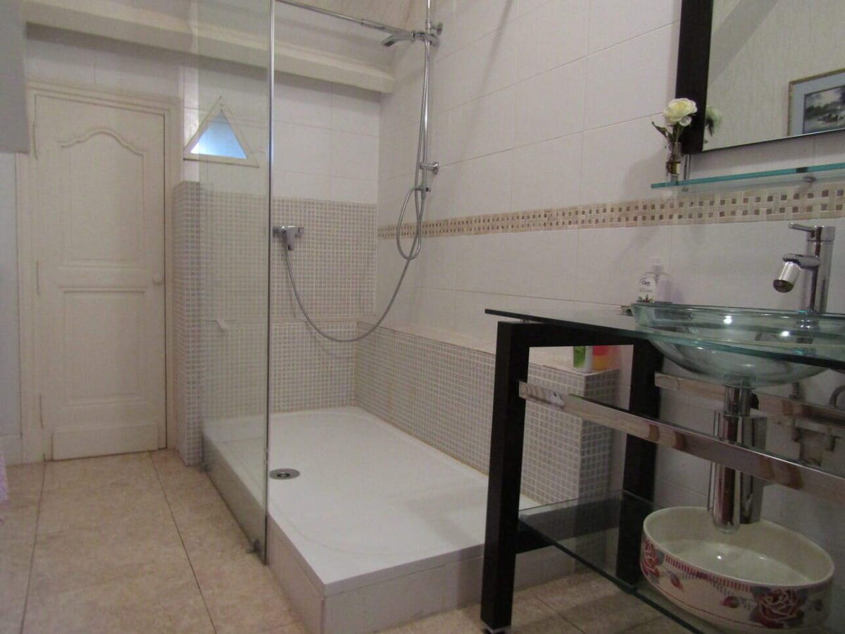 À vendre – Chambre d’hôtes de 5 chambres à Malemort – Corrèze (19)