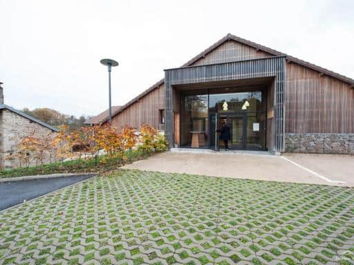 À vendre - Ferme du XIXe siècle réhabilitée à reconvertir en hébergement touristique - Les Voivres, Vosges (88)