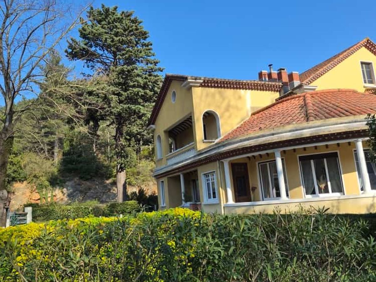 À vendre – Chambre d’hôtes de 4 chambres à Saint-Pons-de-Thomières – Hérault (34)