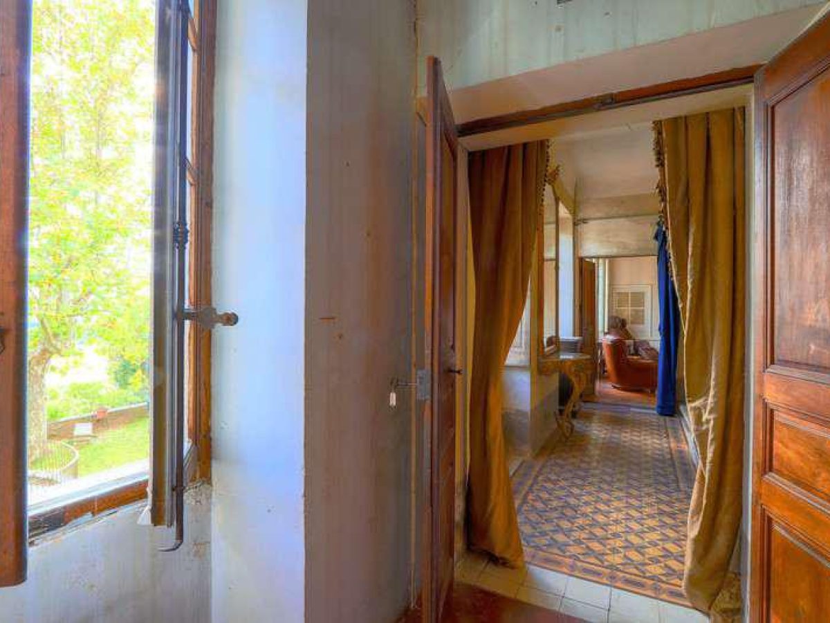 À vendre – Château du XVIIᵉ siècle de 22 pièces à Rustrel – Vaucluse (84)