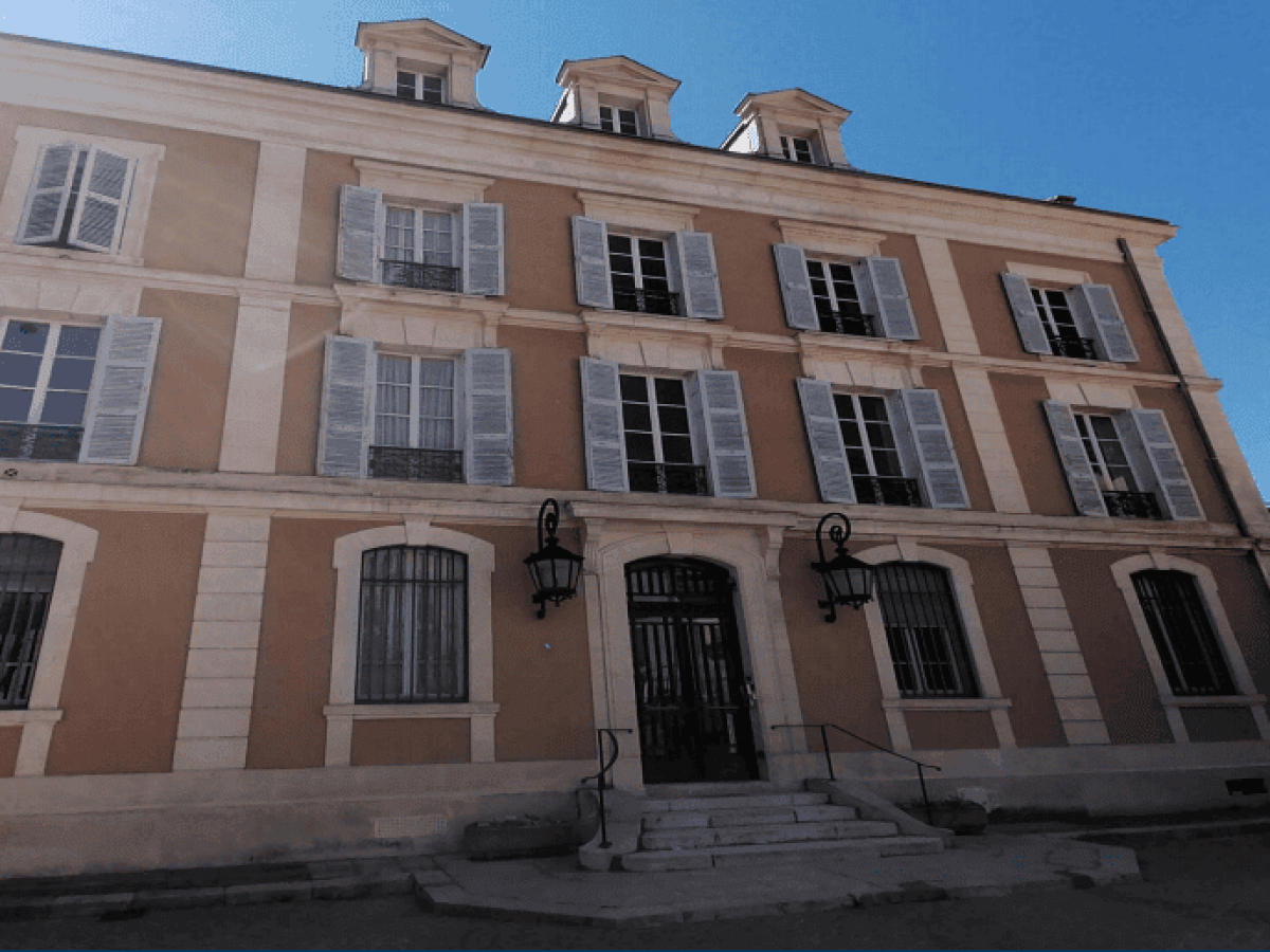 batiment-de-caractere-a-vendre-a-digne-les-bains-dans-les-alpes-de-haute-provence-1