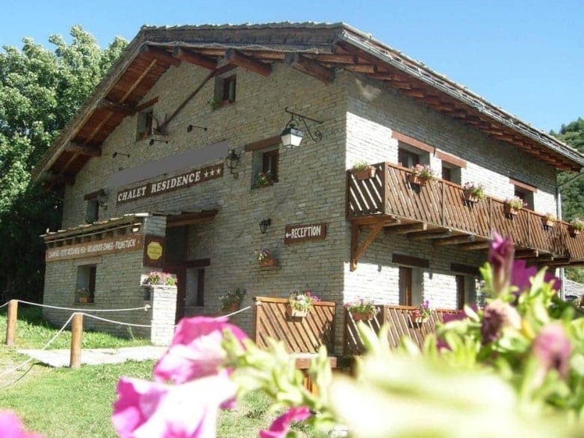 a-vendre-chalet-residence-de-tourisme-3-de-15-appartements-50-couverts-a-bonneval-sur-arc-en-savoie-1