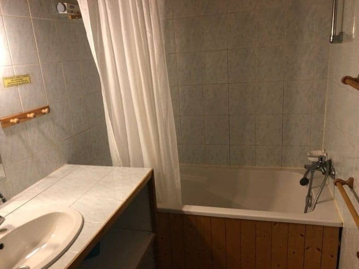 a-vendre-chalet-residence-de-tourisme-3-de-15-appartements-50-couverts-a-bonneval-sur-arc-en-savoie-11
