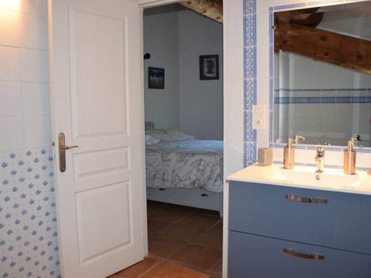 a-vendre-hotel-a-arles-dans-les-bouches-du-rhone-1