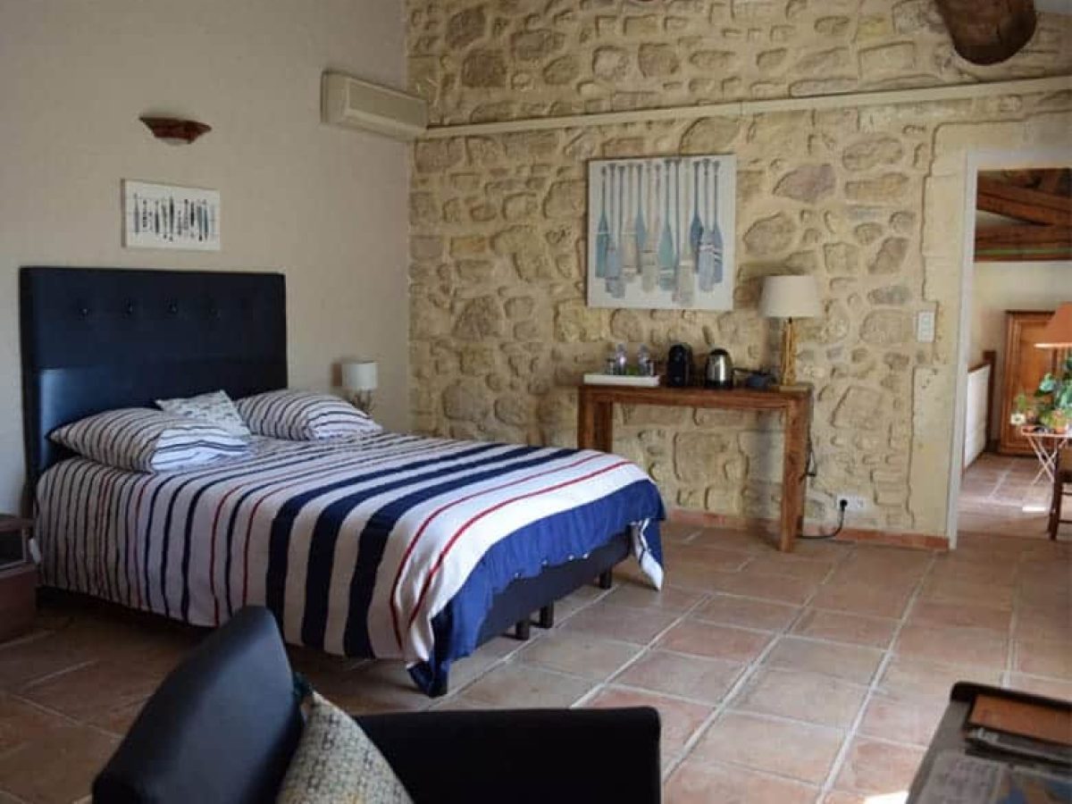 a-vendre-hotel-a-arles-dans-les-bouches-du-rhone-3