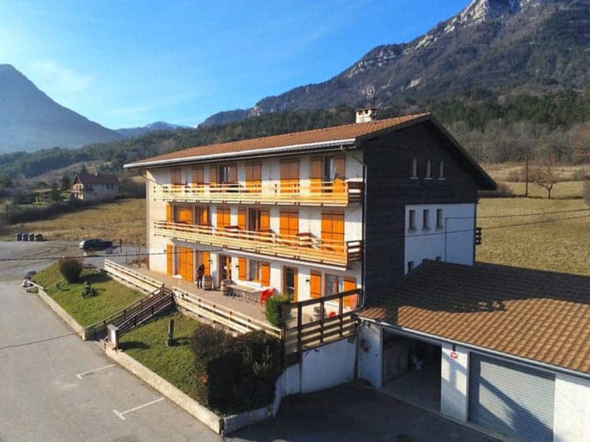 a-vendre-hotel-bar-restaurant-de-14-chambres-80-couverts-en-isere-17