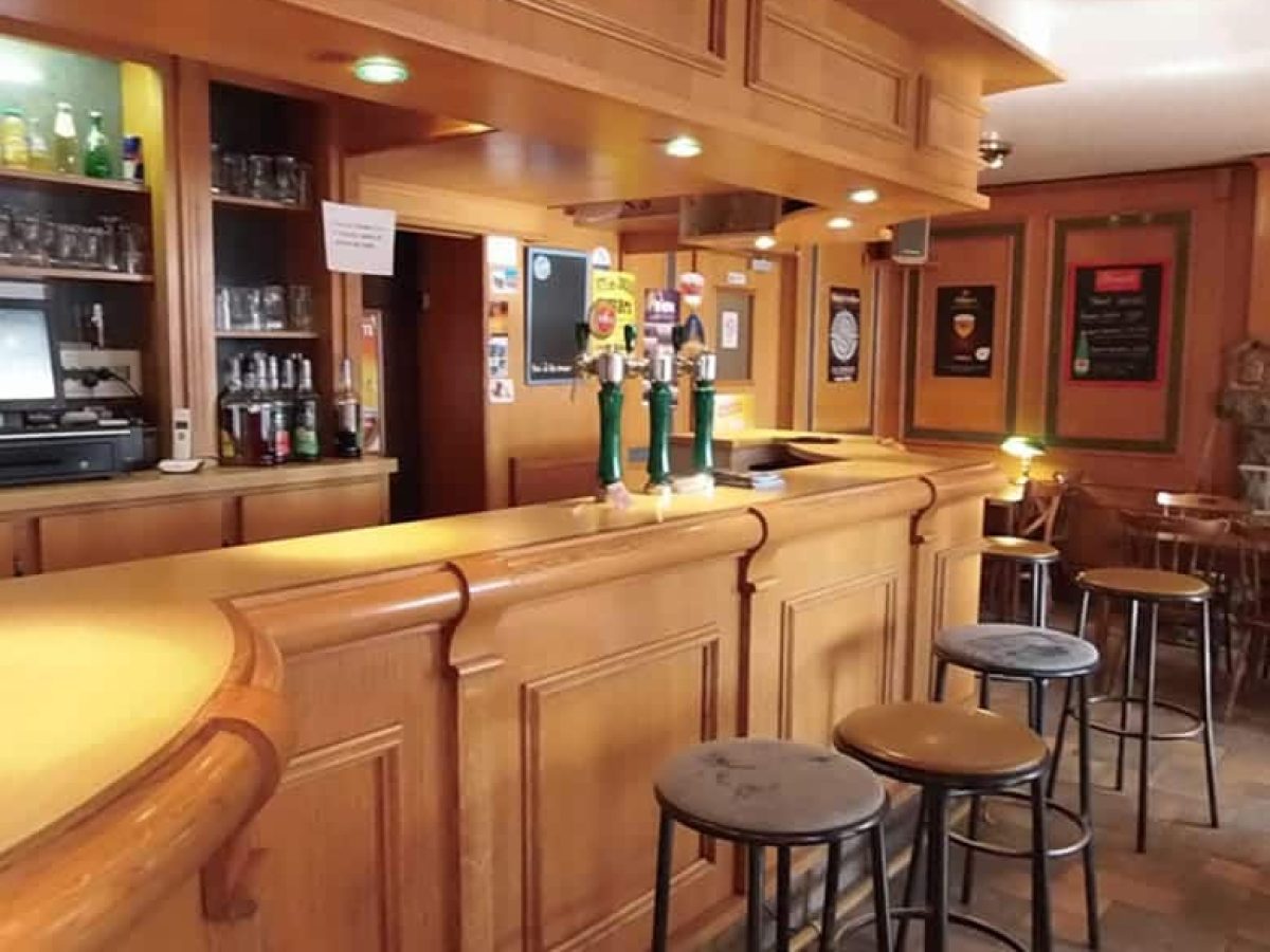 a-vendre-hotel-restaurant-bar-de-6-chambres-64-couverts-proche-de-brest-dans-le-finistere-1
