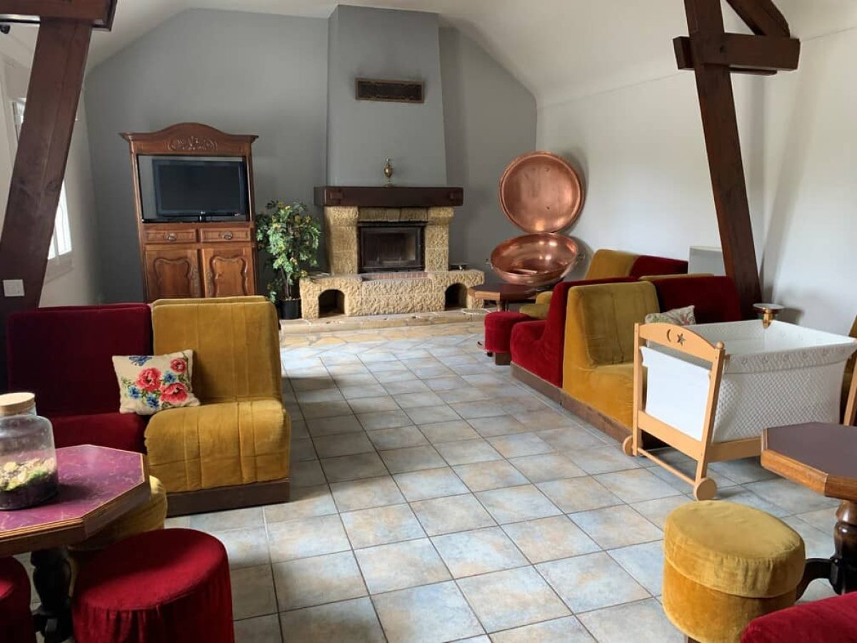 À vendre - Hôtel-Restaurant 2 étoiles de 16 chambres à Seilhac - Corrèze (19)