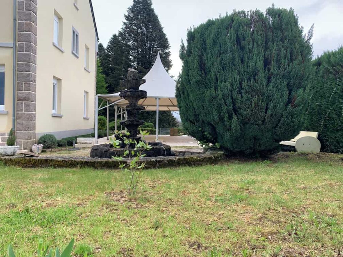 À vendre - Hôtel-Restaurant 2 étoiles de 16 chambres à Seilhac - Corrèze (19)