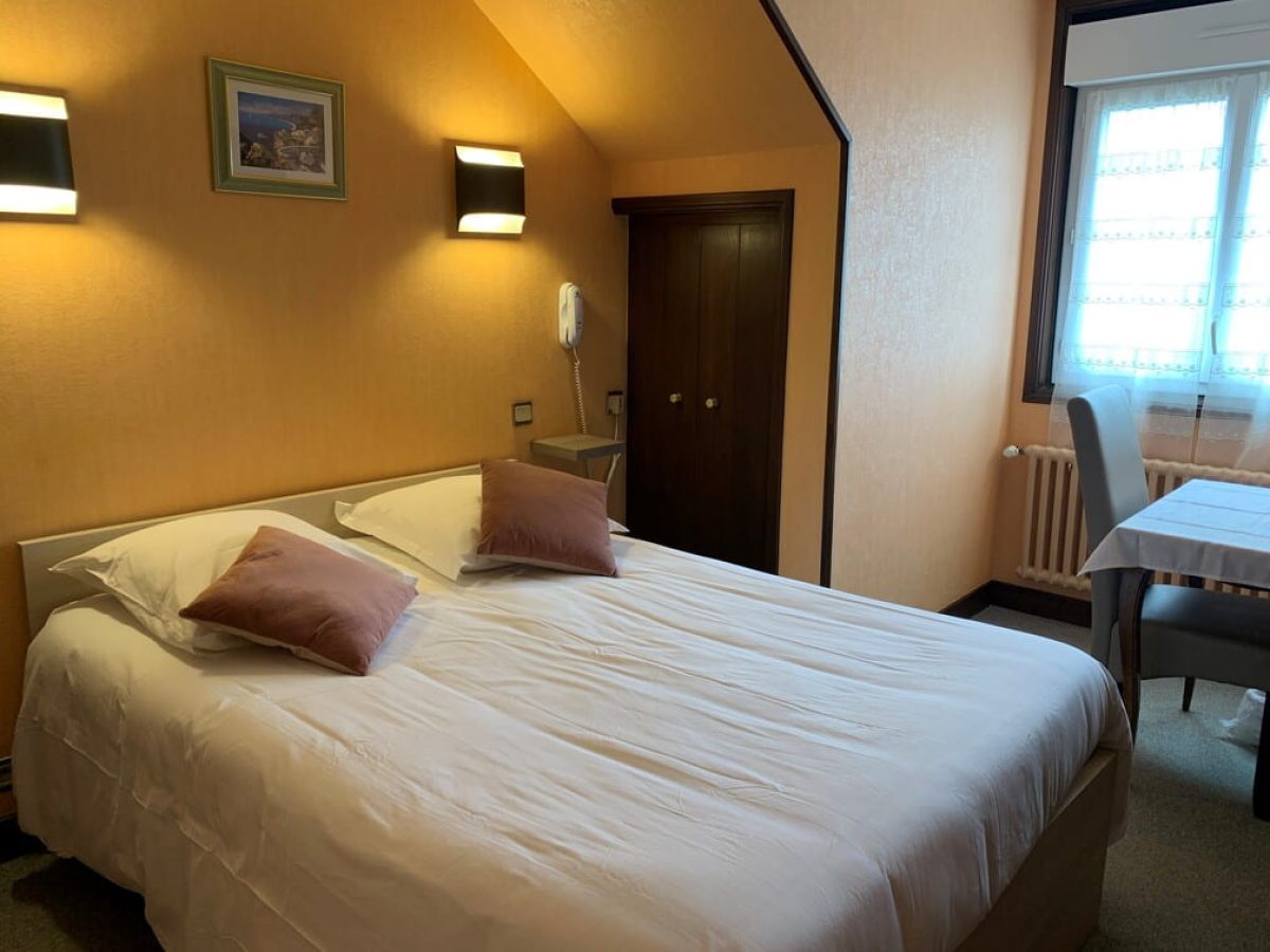 À vendre - Hôtel-Restaurant 2 étoiles de 16 chambres à Seilhac - Corrèze (19)