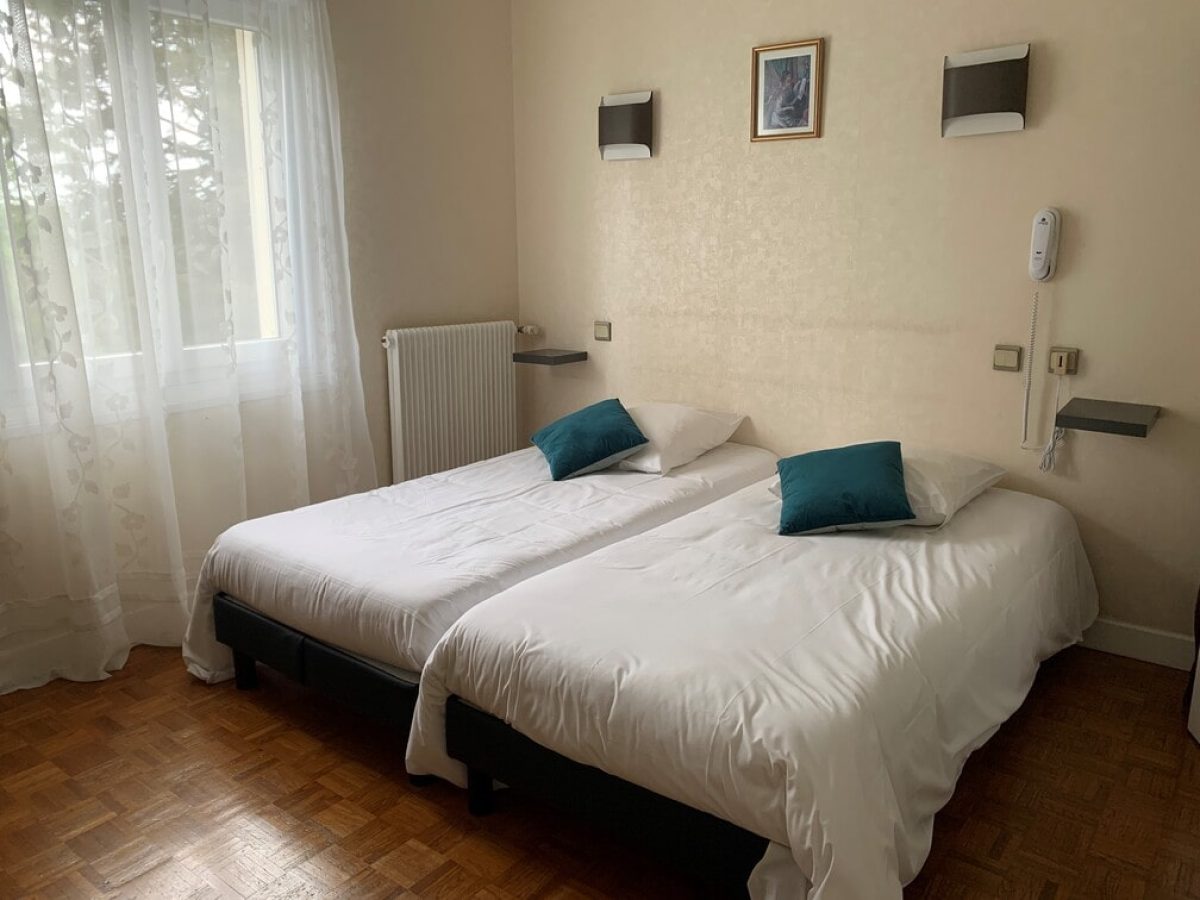 À vendre - Hôtel-Restaurant 2 étoiles de 16 chambres à Seilhac - Corrèze (19)