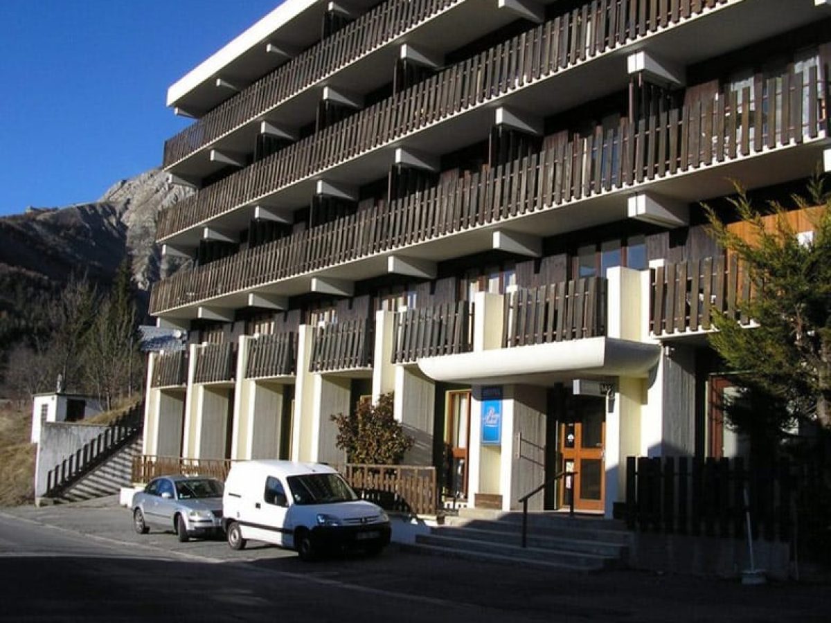 a-vendre-un-hotel-restaurant-de-14-chambres-45-couverts-a-allos-dans-les-alpes-de-haute-provence-1