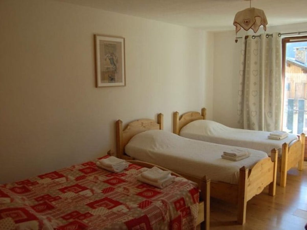 a-vendre-un-hotel-restaurant-de-14-chambres-45-couverts-a-allos-dans-les-alpes-de-haute-provence-3