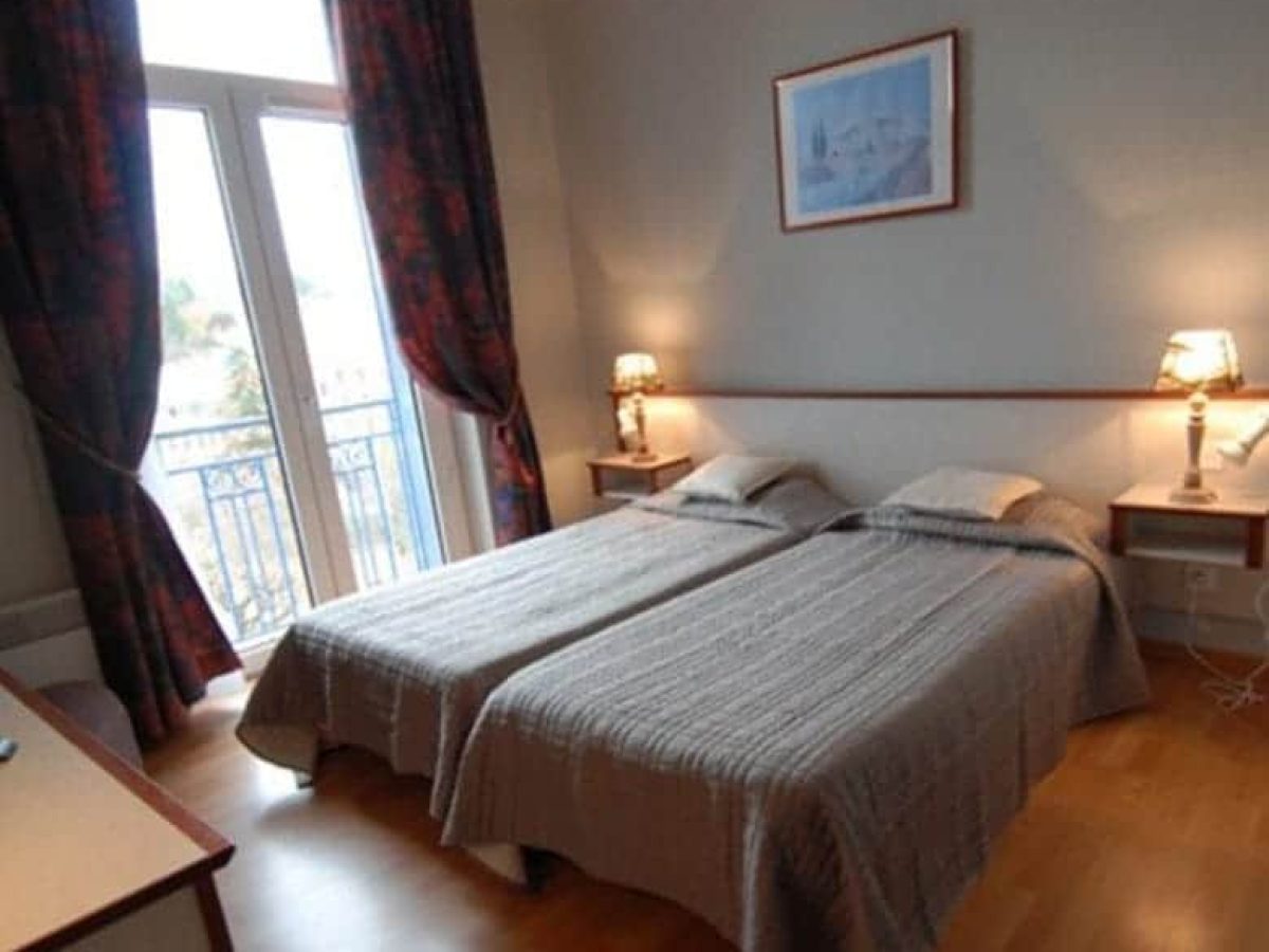 achat-dun-hotel-restaurant-3-etoiles-fonds-de-commerce-de-38-chambres-proche-de-clermont-ferrand-dans-le-puy-de-dome-3