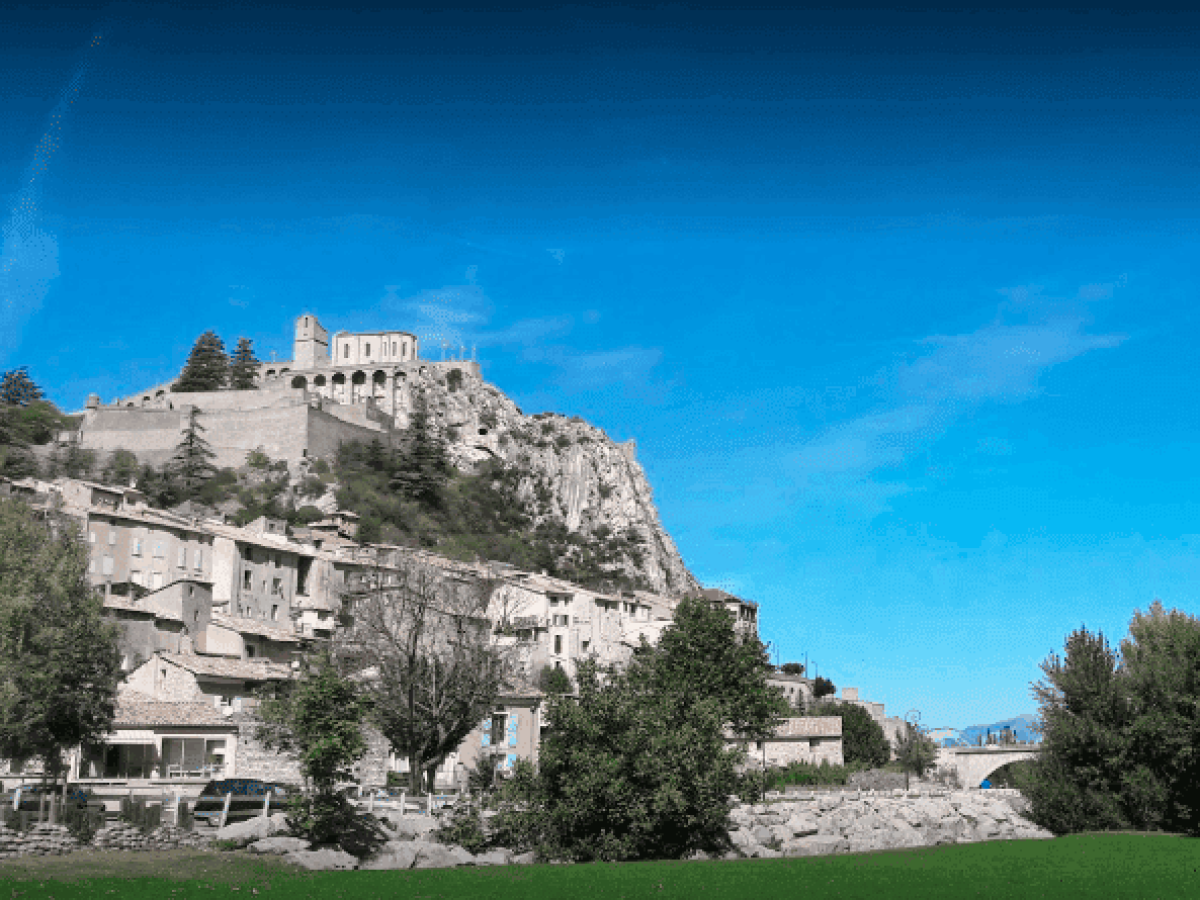 https://tourism-hub.org/uploads/images/camping_sisteron_3.PNG