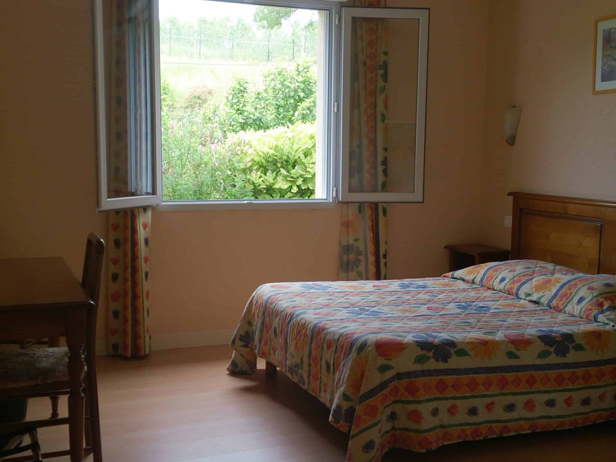 domaine-avec-restaurant-et-piscine-exterieur-a-vendre-en-correze-proche-de-brive-la-gaillarde-en-nouvelle-aquitaine-7